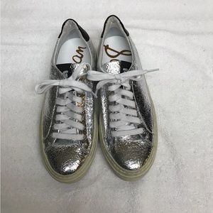New Unused Sam Edelman Silver Sneakers Skate Style 8